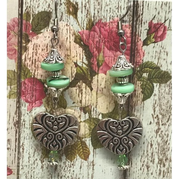 Silver Plated Heart Dyed Green Mother of Pearl - Picture 4 of 10